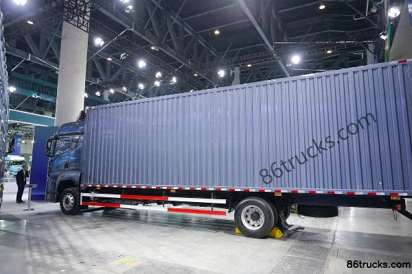 FAW Jiefang Yingchi 7.8L Diesel 320hp 4X2(6 wheels) FAW Jiefang 8-speed 9.7m Van Cargo Truck Body (2) | 86Trucks