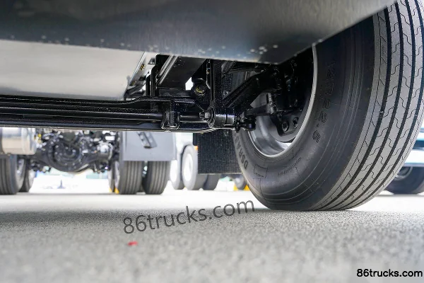FAW Jiefang Yingchi 6X4(10 wheels) Electric Tractor Truck CATL 400kWh Chassis (3) | 86Trucks