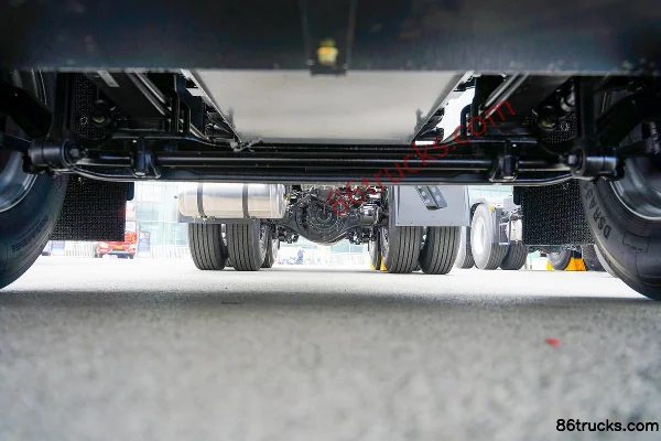 FAW Jiefang Yingchi 6X4(10 wheels) Electric Tractor Truck CATL 400kWh Chassis (1) | 86Trucks
