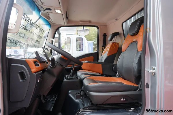 SHACMAN Commercial Vehicle Delong G300 2.5L Diesel 185hp 4X2(6 wheels) Fast Gear 10-speed Air Brake 4.18m Single Row Van Light Truck Cab (3)