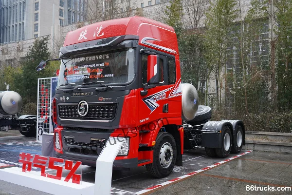 SHACMAN Commercial Vehicle Deyu Q500 14.8L LNG 560hp 6X4(10 wheels) Fast Gear 12-speed red tractor truck Exterior (3) | 86Trucks
