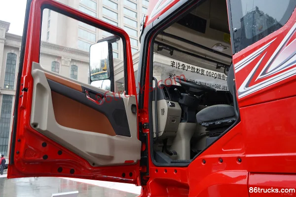 SHACMAN Commercial Vehicle Deyu Q500 14.8L LNG 560hp 6X4(10 wheels) Fast Gear 12-speed red tractor truck Cab (1) | 86Trucks