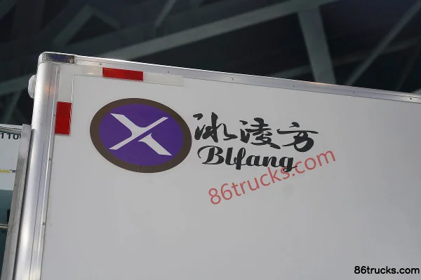 FAW Jiefang Qingdao Yingteng 380hp 4X2(6 wheels) Diesel AMT Automatic 6.8m Refrigerated Truck Body (1) | 86Trucks