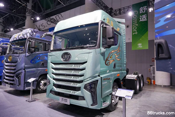 FAW Jiefang Yinghang Zhi Xiang Edition 15L LNG 600 hp 6X4(10 wheels) FAW Jiefang 12-speed AMT Automatic tractor truck Exterior (3) | 86Truck