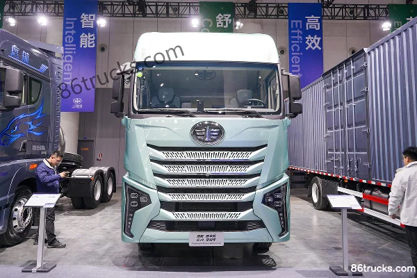 FAW Jiefang Yinghang Zhi Xiang Edition 15L LNG 600 hp 6X4(10 wheels) FAW Jiefang 12-speed AMT Automatic tractor truck Exterior (2) | 86Truck