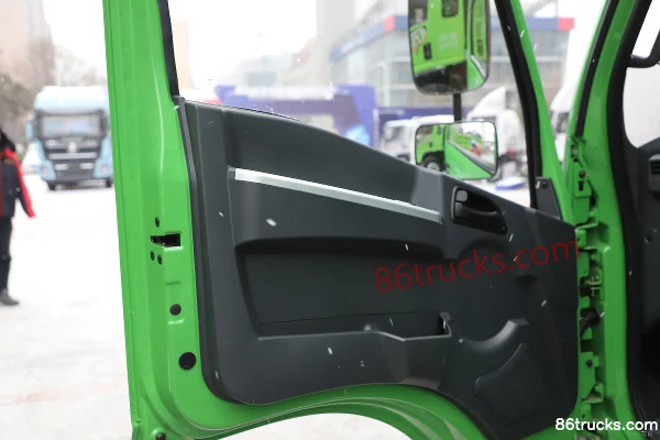 SHACMAN Commercial Vehicle Delong G100 2.5L Diesel 155hp 4X2(6 wheels) Fast Gear 8-speed 3.3m single-row dump truck Cab (3) | 86Trucks