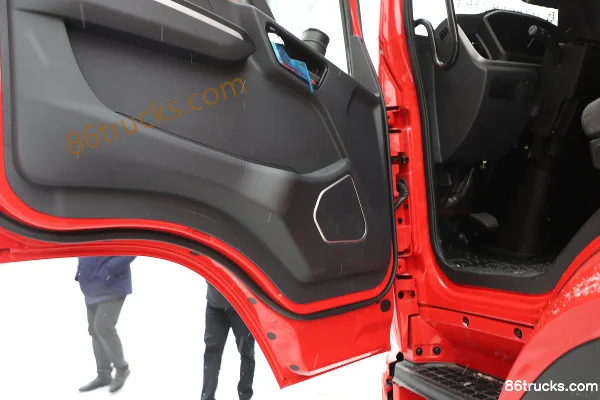 SHACMAN Commercial Vehicle Delong G500 version standard 4.3L diesel 240 ch 6X2R Fast Gear 10 vitesses 5.2 m camion benne Cabine (2) | 86Truc