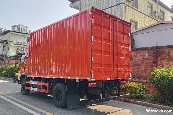 Dongfeng F6 4L Diesel 184 hp 4X2(6 wheels) Fast Gear 8-Speed 4.8m Cabover Van Cargo Truck Exterior (3) | 86Trucks