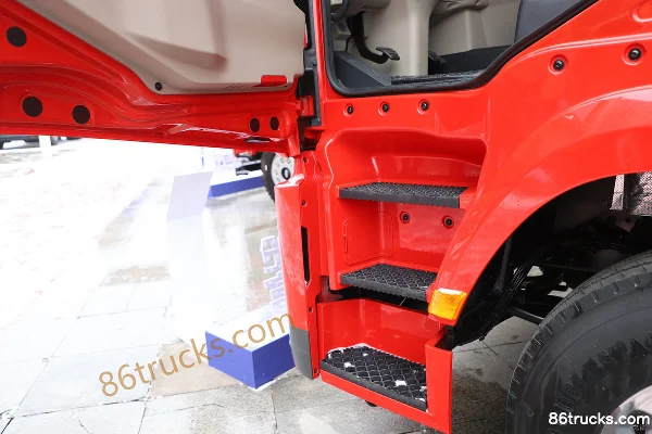 SHACMAN Commercial Vehicle Deyu Q500 14.8L LNG 560 hp 6X4(10 wheels) Fast Gear 12-Speed Tractor Truck Cab (3) | 86Trucks