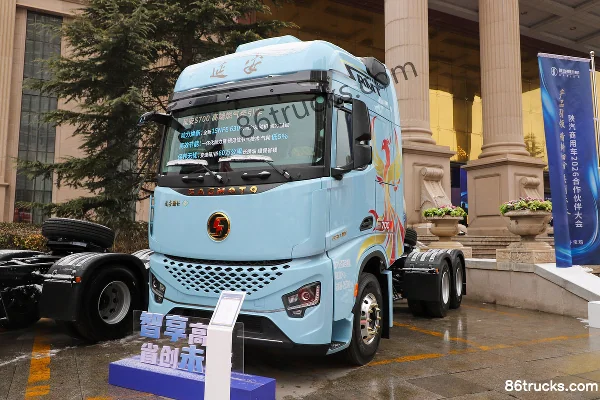 SHACMAN Commercial Vehicle Yan'an S700 Comfort Edition 14.5L LNG 630hp 6X4(10 wheels) Eaton 12-Speed AMT Automatic High Roof Double Sleeper