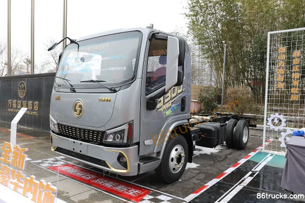 SHACMAN Commercial Vehicle Delong G300 150 hp 4X2(6 wheels) 4.18m Single Row Flatbed Light Truck Exterior (3) | 86Trucks