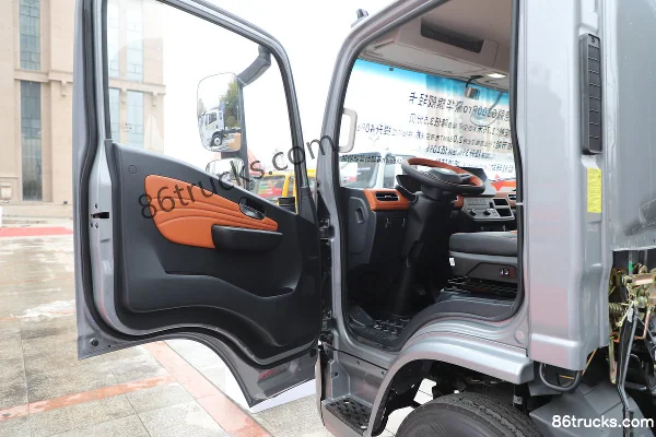 SHACMAN Commercial Vehicle Delong G300 150 hp 4X2(6 wheels) 4.18m Single Row Flatbed Light Truck Cab (1) | 86Trucks