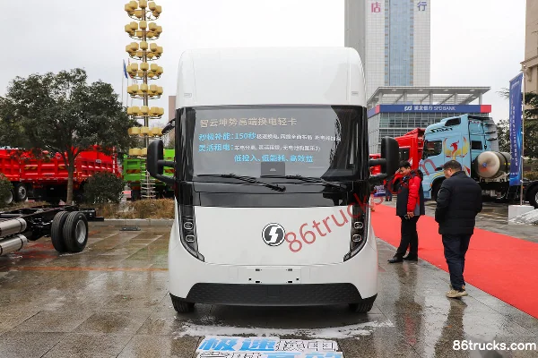 SHACMAN Zhiyun Kunshi 4.15m Single Row Battery-Swap Pure Electric Van Light Truck CATL 81.12kWh 4X2(6 wheels) Exterior (2) | 86Trucks