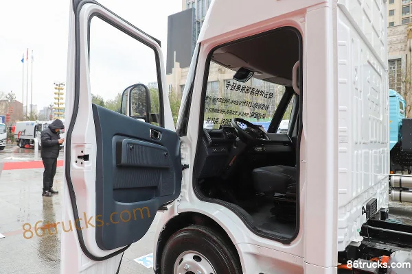 SHACMAN Zhiyun Kunshi 4.15m Single Row Battery-Swap Pure Electric Van Light Truck CATL 81.12kWh 4X2(6 wheels) Cab (1) | 86Trucks