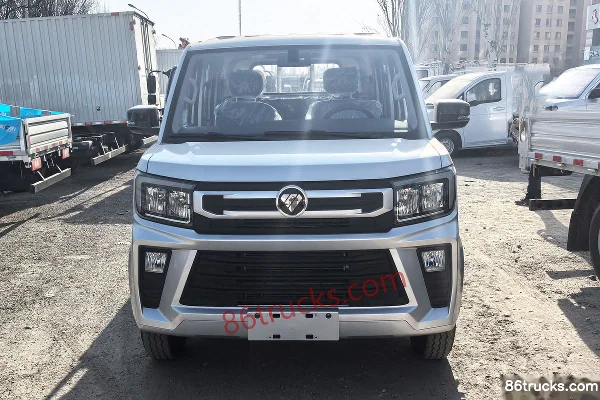Foton V5 Plateau Edition 2L Gasoline 139hp 4X2(6 wheels) Dongan 5-Speed 2.7m Double Row Flatbed Mini Truck (Single Rear Tire) Exterior (2)