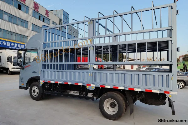 XCMG Hanjie frein pneumatique toit surélevé 4,4 m cabine simple, camion léger à grille électrique pur, CATL 140,41 kWh 4X2(6 roues) Carrosse