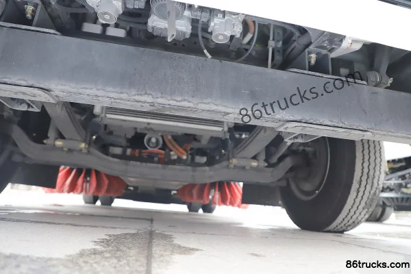 SHACMAN Commercial Vehicle Zhiyun S300 4X2(6 wheels) Electric Sweeper Truck, 120.27kWh Chassis (3) | 86Trucks