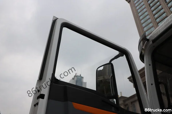 SHACMAN Commercial Vehicle Zhiyun S500 4X2(6 roues) balayeuse-laveuse électrique pure 231,84 kWh Cabine (2) | 86Trucks