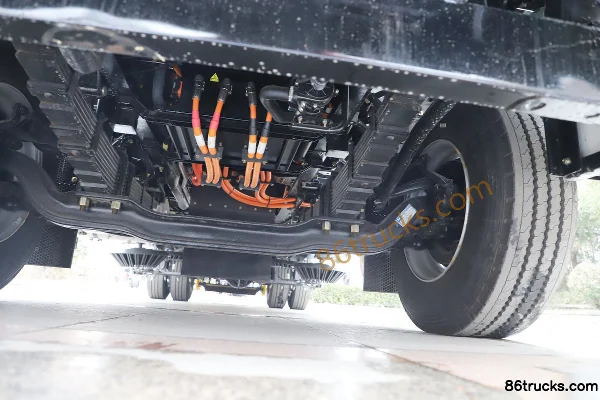 SHACMAN Commercial Vehicle Zhiyun S500 4X2(6 roues) balayeuse-laveuse électrique pure 231,84 kWh Châssis (3) | 86Trucks