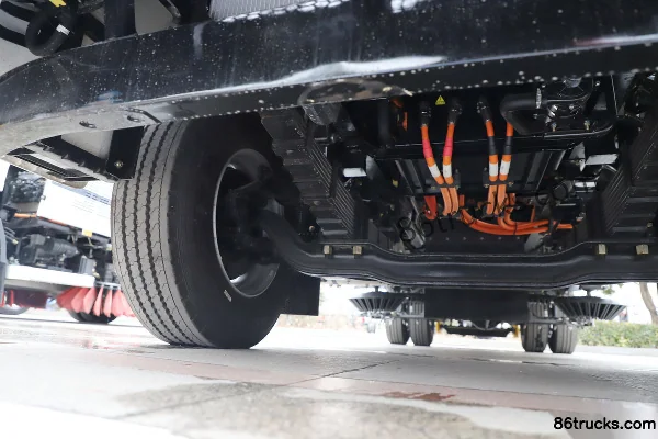 SHACMAN Commercial Vehicle Zhiyun S500 4X2(6 roues) balayeuse-laveuse électrique pure 231,84 kWh Châssis (2) | 86Trucks