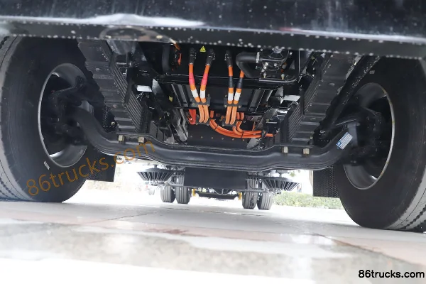 SHACMAN Commercial Vehicle Zhiyun S500 4X2(6 roues) balayeuse-laveuse électrique pure 231,84 kWh Châssis (1) | 86Trucks