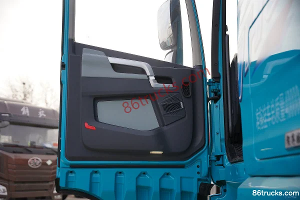 FAW Jiefang Qingdao Yinghang Zhixiang Edition 15,7L LNG 720 ch 6X4(10 roues) Fast Gear 16 vitesses AMT automatique tracteur routier Cabine (