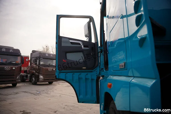 FAW Jiefang Qingdao Yinghang Zhixiang Edition 15,7L LNG 720 ch 6X4(10 roues) Fast Gear 16 vitesses AMT automatique tracteur routier Cabine (