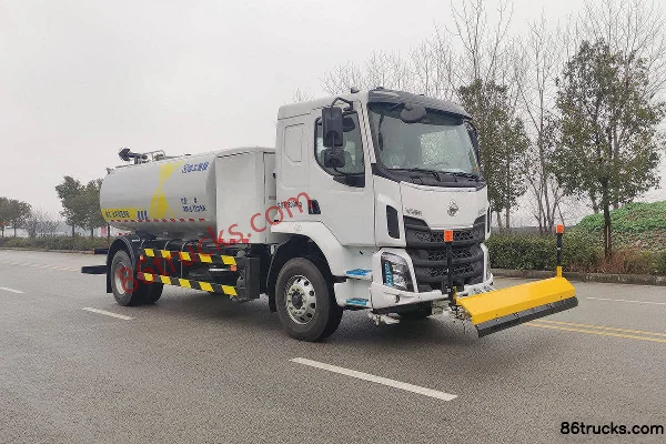 Dongfeng Dongfeng New Chenglong M3 Medium Truck Cleaning Truck