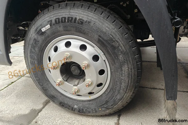 Sinotruk HOWO Tongshuai 150 hp 4X2(6 wheels) 4.15m single-row van light truck (Fast Gear 8-speed) Chassis (2) | 86Trucks