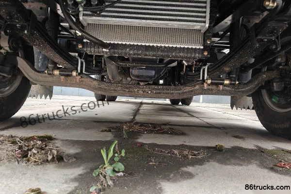 Sinotruk HOWO Tongshuai 150 hp 4X2(6 wheels) 4.15m single-row van light truck (Fast Gear 8-speed) Chassis (1) | 86Trucks