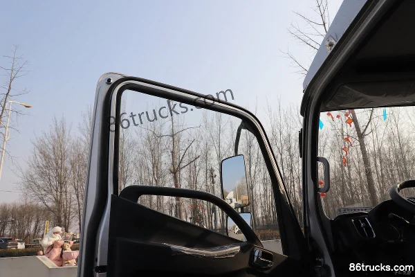 Foton Times Pilot M5 151hp 4X2(6 wheels) 3.8m semi-row van light truck (Fast Gear 8-speed) Cab (2) | 86Trucks