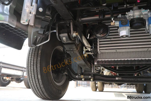 Foton Times Pilot M5 151hp 4X2(6 wheels) 3.8m semi-row van light truck (Fast Gear 8-speed) Chassis (2) | 86Trucks