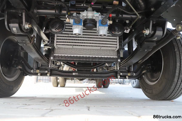 Foton Times Pilot M5 151hp 4X2(6 wheels) 3.8m semi-row van light truck (Fast Gear 8-speed) Chassis (1) | 86Trucks