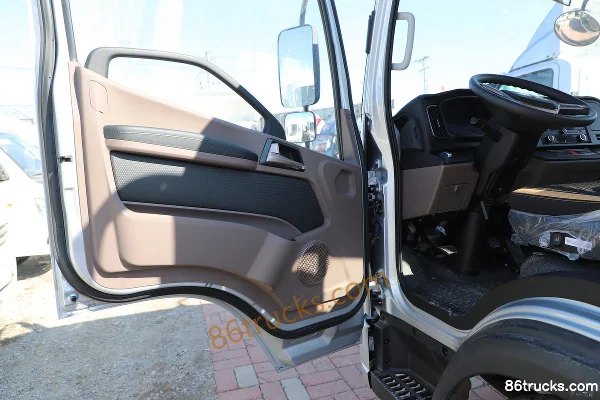 FAW Jiefang New Zhaocaihu Pro 2.5L Diesel 150 hp 4X2(6 wheels) 5-speed Air Brake 4.2m Single Row Flatbed Light Truck Cab (3) | 86Trucks