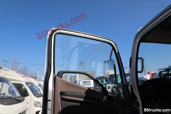 FAW Jiefang New Zhaocaihu Pro 2.5L Diesel 150 hp 4X2(6 wheels) 5-speed Air Brake 4.2m Single Row Flatbed Light Truck Cab (2) | 86Trucks