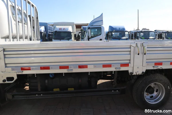 FAW Jiefang New Zhaocaihu Pro 2.5L Diesel 150 hp 4X2(6 wheels) 5-speed Air Brake 4.2m Single Row Flatbed Light Truck Body (2) | 86Trucks