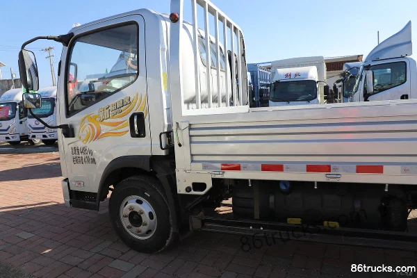 FAW Jiefang New Zhaocaihu Pro 2.5L Diesel 150 hp 4X2(6 wheels) 5-speed Air Brake 4.2m Single Row Flatbed Light Truck Body (1) | 86Trucks