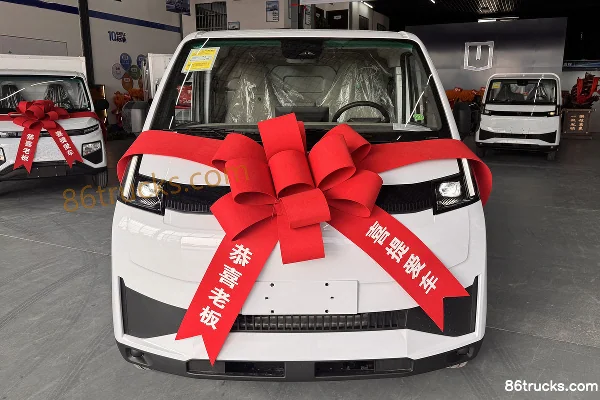 FARIZON Xingxiang V8E Smart Edition 2-Seat Electric Refrigerated Truck Xuanwu 51.39kWh Exterior (2) | 86Trucks