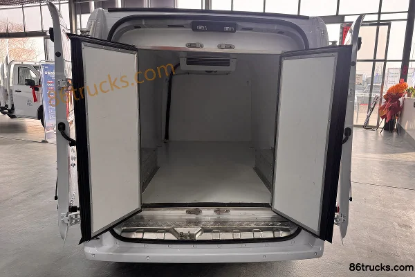 FARIZON Xingxiang V8E Smart Edition 2-Seat Electric Refrigerated Truck Xuanwu 51.39kWh Cab (2) | 86Trucks