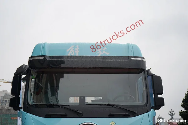 FAW Jiefang Yingteng 13.2L LNG 530hp 6X4(10 wheels) FAW Jiefang 12-Speed AMT Automatic Tractor Truck Exterior (3) | 86Trucks