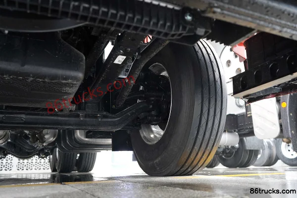 FAW Jiefang Qingdao Yingteng 13.2L Diesel 580 hp 6X4(10 wheels) FAW Jiefang 12-Speed Tractor Truck Chassis (2) | 86Trucks