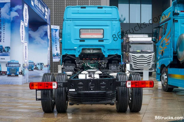 FAW Jiefang Qingdao Yingteng 380hp 4X2(6 wheels) Diesel AMT Automatic 6.8m Refrigerated Truck Exterior (3) | 86Trucks