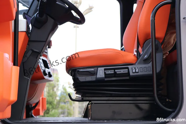 Zhiyu Weike Z7 Standard Load Edition 6X4(10 wheels) Electric Tractor Truck CALB 400.61kWh Cab (2) | 86Trucks