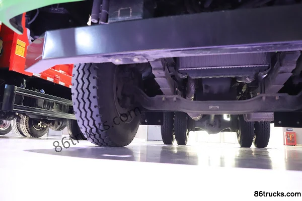 Yuejin Big Qilin 4.2L diesel 200hp 4X2(6 wheels) Fast Gear 8-speed 4.2m dump truck Chassis (2) | 86Trucks