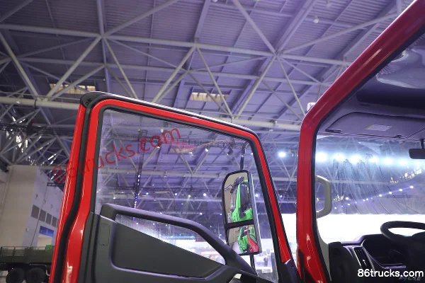 Yuejin Qilin H3 2.5L Diesel 180 hp 4X2(6 wheels) Fast Gear 10-speed 3.15m Single Row Dump Truck Cab (2) | 86Trucks