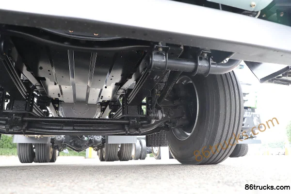 SAIC Hongyan Genlyon 6X4(10 roues) tracteur routier électrique pur CATL 600 kWh Châssis (3) | 86Trucks