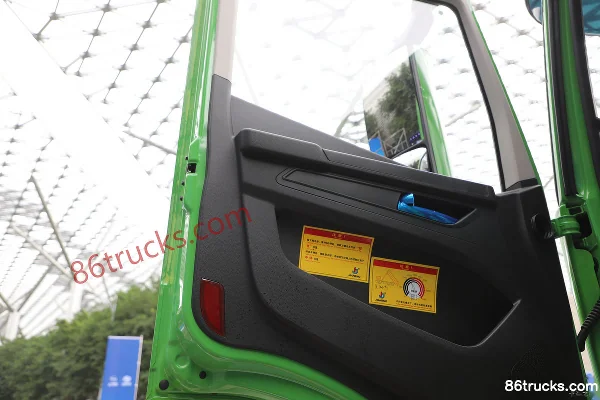 SAIC Hongyan Genlyon Composite Version 8X4(12 wheels) 5.8m Half Row Pure Electric Dump Truck CATL 600kWh Cab (3) | 86Trucks