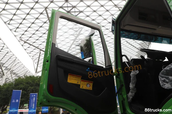 SAIC Hongyan Genlyon Composite Version 8X4(12 wheels) 5.8m Half Row Pure Electric Dump Truck CATL 600kWh Cab (2) | 86Trucks