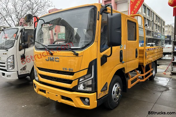 JMC Kaiyun+ Medium Body 2.5L Diesel 156hp 4X2(6 wheels) WLY 6-Speed Air Brake 3.2m Double Row Flatbed Light Truck Exterior (3) | 86Trucks