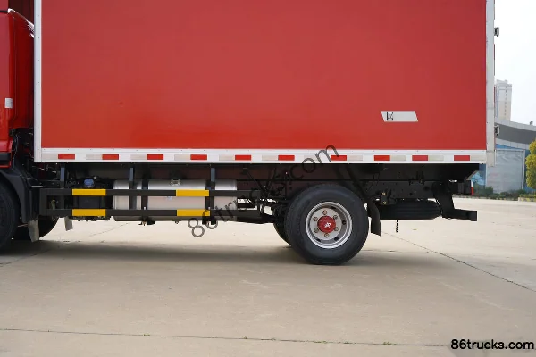 Dongfeng K6 180 hp 2.5L Diesel 4X2(6 wheels) Fast Gear 6-speed Medium Body 4.1m Refrigerated Truck (3) | 86Trucks